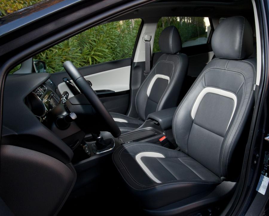  Kia cee&rsquo;d Station Wagon 2012 года  (фото 25 из 89)